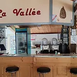 אתר קמפינג Mobil Avec Terrasse - 6 Pers. - Api-1-52-2038