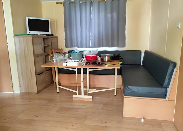 Mobil Avec Terrasse - 6 Pers. - Api-1-52-2038