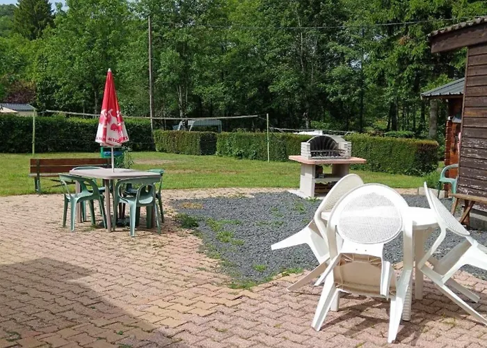 Кемпинг Mobil Avec Terrasse - 6 Pers. - Api-1-52-2038 Ла-Тур-д'Овернь